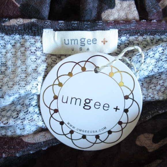 Umgee Puff Sleeve Button Front Top with Contrast Trim